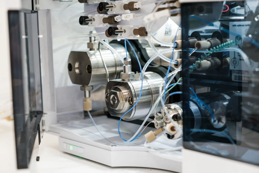 Binary Pump - Scientific Equipments